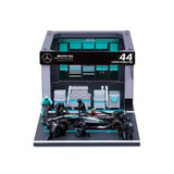 Bburago 1:43 Scale Mercedes-AMG F1 W15 #44 Lewis Hamilton Formula Pit Pass Diorama Set