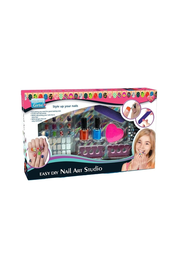Totally Girlie - Nail Art Studio