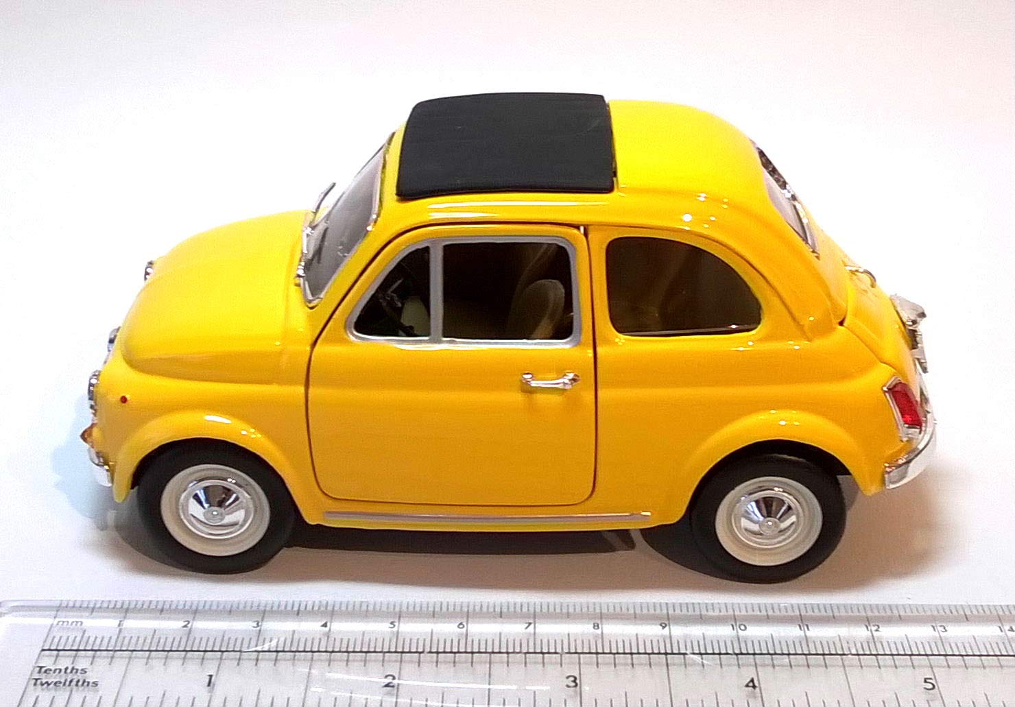 1:24 Collezione (B) w/o stand - FIAT 500F