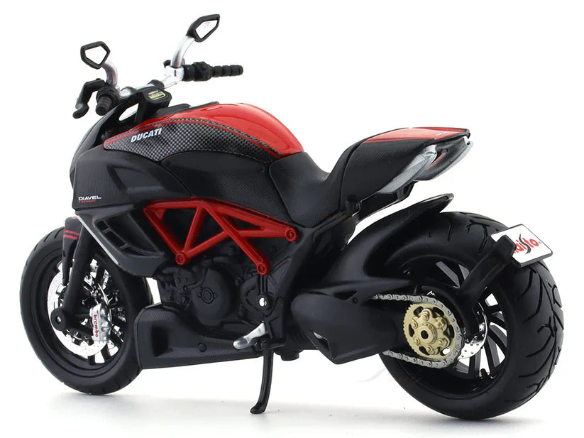 1:12 Ducati Diavel Carbon Assembly Line