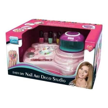 Totally Girlie - Nail Art Deco Studio