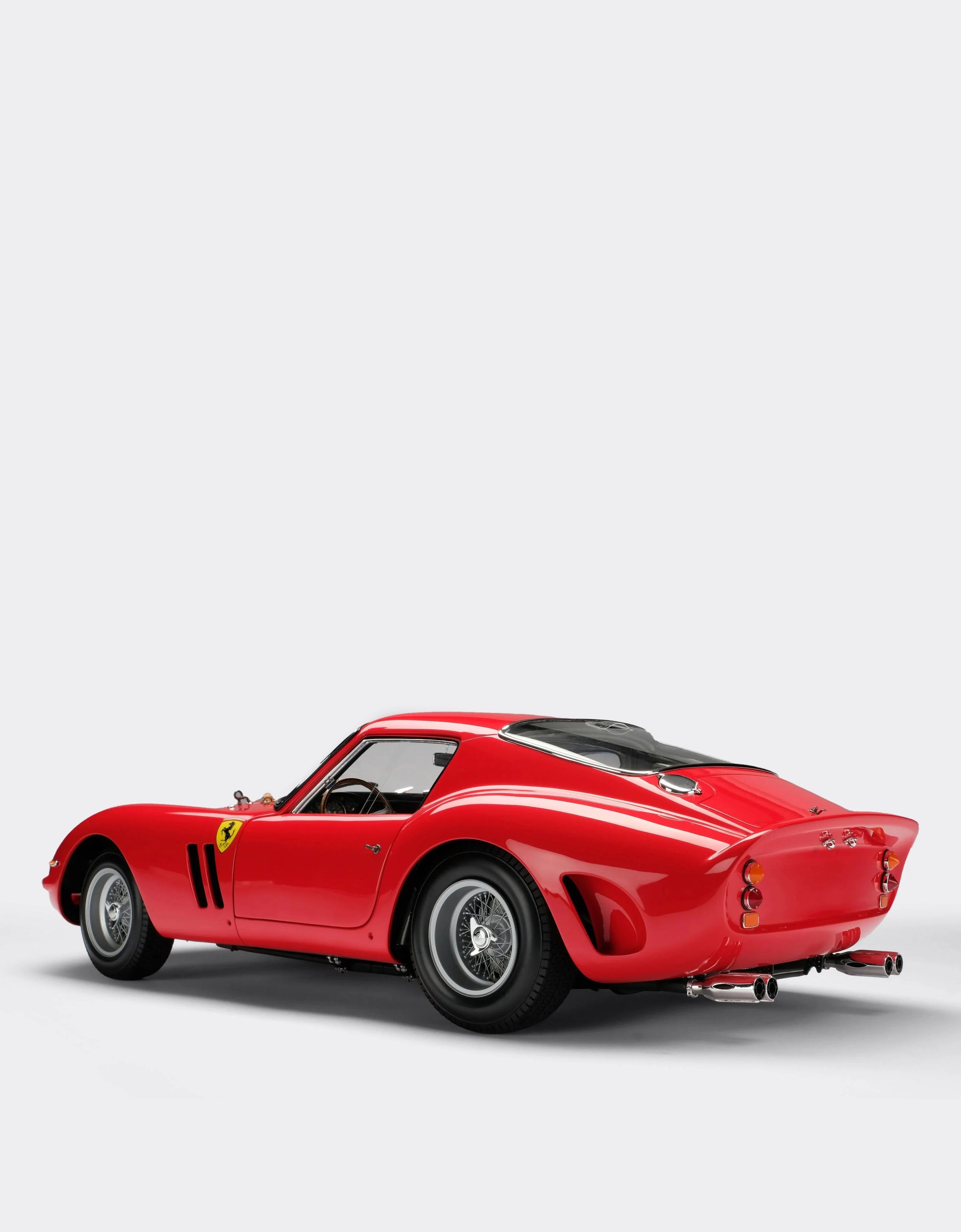 1:24 Ferrari 250 GTO Diecast Model Kit (18-26585)