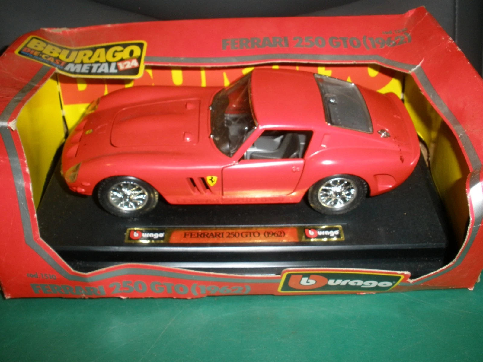 1:24 Ferrari 250 GTO 1962 Diecast Model Car Assembly Kit (18-26585)